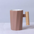 Caneca de Cerâmica com Alça de Madeira